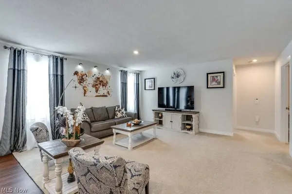 1595 Leslie DR, Streetsboro, OH 44241