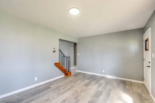 297 Paul ST, Bedford, OH 44146