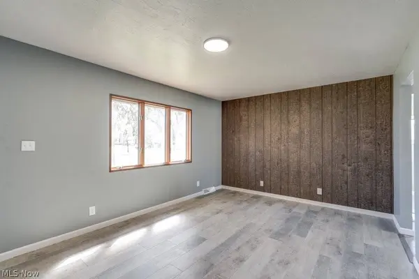 297 Paul ST, Bedford, OH 44146