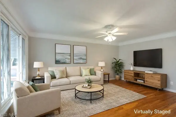 8208 Wainstead DR, Parma, OH 44129