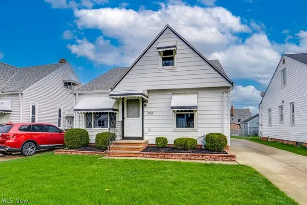 8208 Wainstead DR, Parma, OH 44129