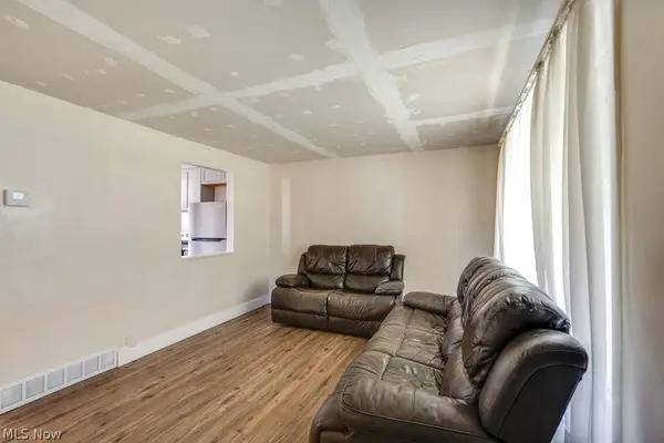 1064 Orchard AVE, Aurora, OH 44202