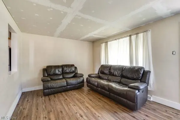 1064 Orchard AVE, Aurora, OH 44202