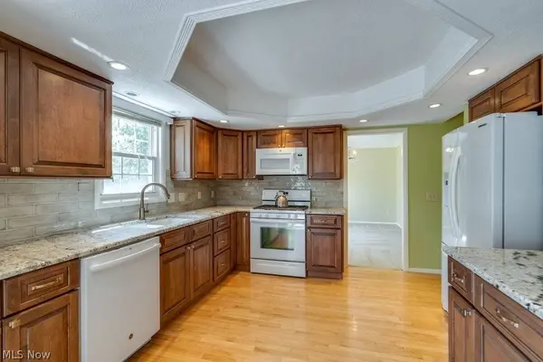 29 Chelmsford DR, Aurora, OH 44202