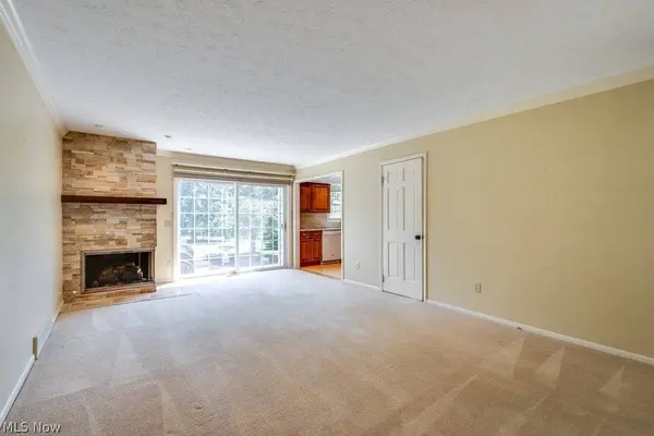 29 Chelmsford DR, Aurora, OH 44202