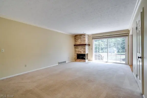 29 Chelmsford DR, Aurora, OH 44202