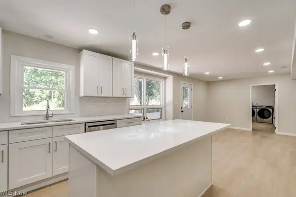 2758 Oak ST, Willoughby Hills, OH 44094