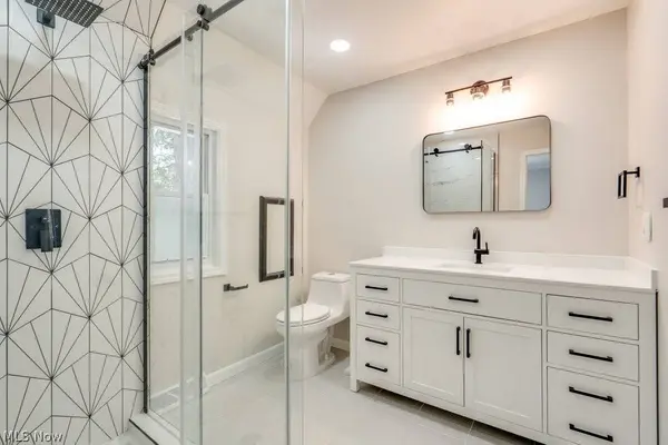 2758 Oak ST, Willoughby Hills, OH 44094