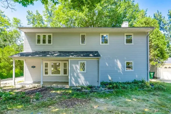2758 Oak ST, Willoughby Hills, OH 44094