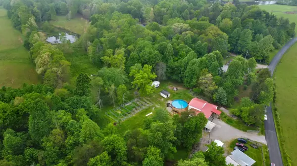 494 Lovejoy Rd, Sparta, TN 38583