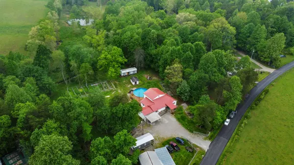 494 Lovejoy Rd, Sparta, TN 38583