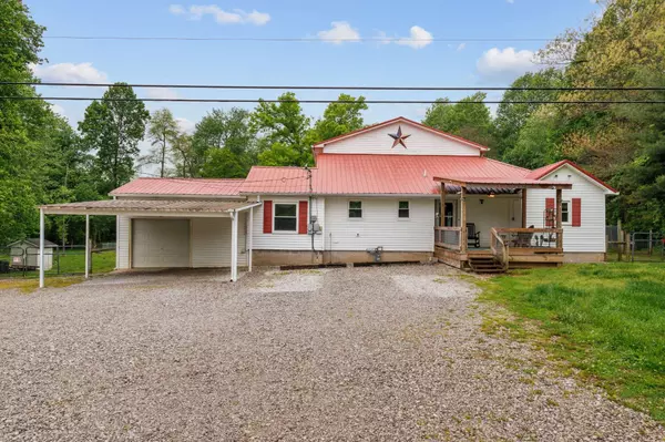 494 Lovejoy Rd, Sparta, TN 38583