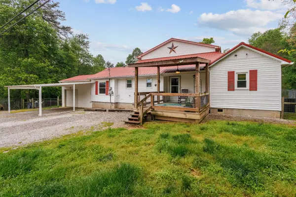 494 Lovejoy Rd, Sparta, TN 38583