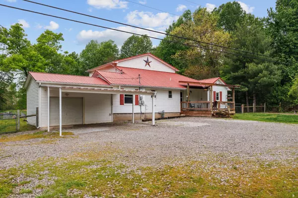494 Lovejoy Rd, Sparta, TN 38583