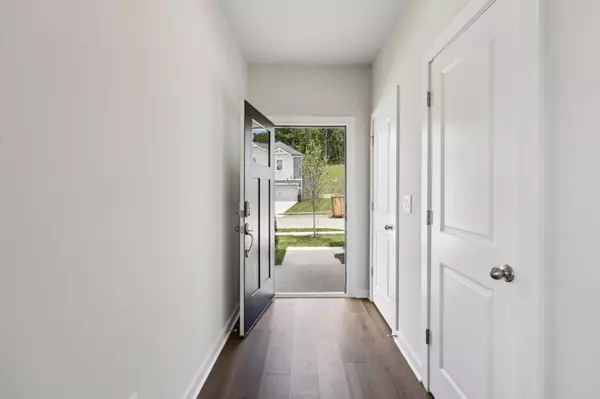 1604 Josie Ct, Hermitage, TN 37076