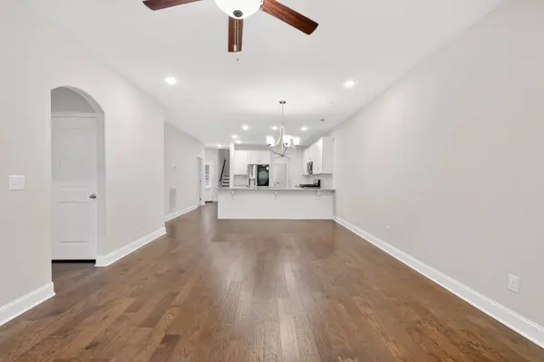 215 Trevor Dr, Mount Juliet, TN 37122