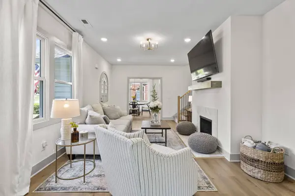 1118 Riverwood Dr, Nashville, TN 37216