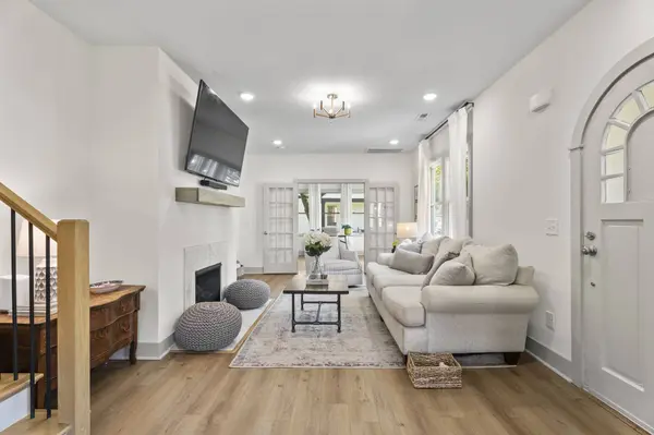 1118 Riverwood Dr, Nashville, TN 37216