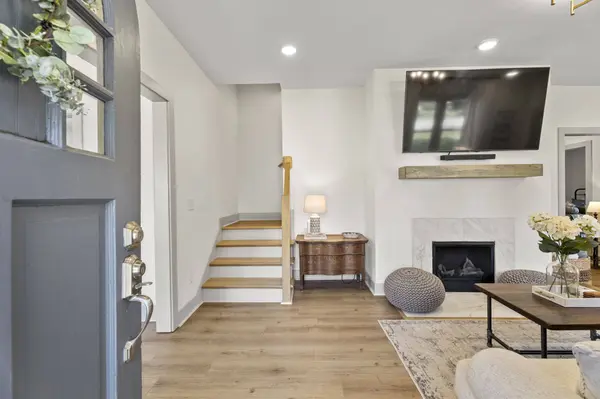 1118 Riverwood Dr, Nashville, TN 37216