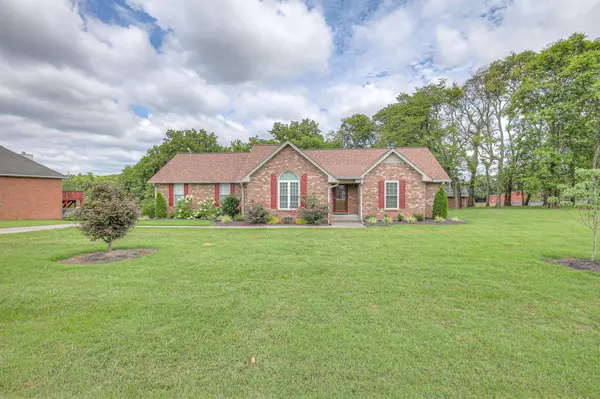522 N Greenhill Rd, Mount Juliet, TN 37122