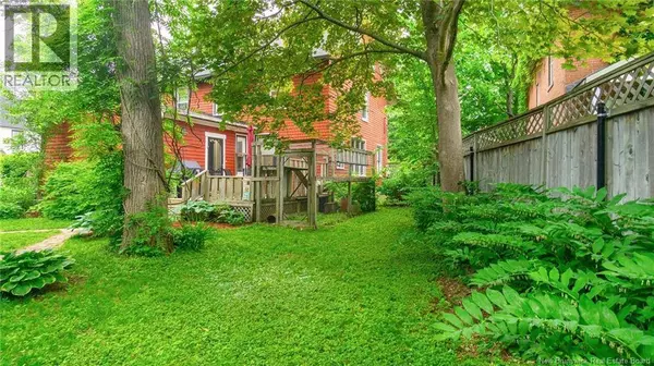 416-418 University Avenue, Fredericton, NB E3B4J3