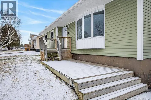 8 Finnamore Street, Oromocto, NB E2V2J5