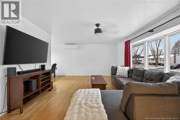 8 Finnamore Street, Oromocto, NB E2V2J5
