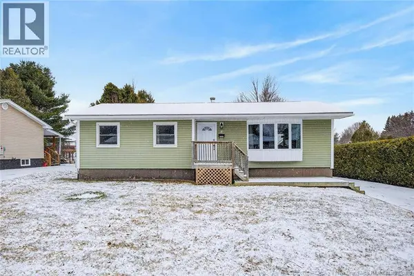 8 Finnamore Street, Oromocto, NB E2V2J5