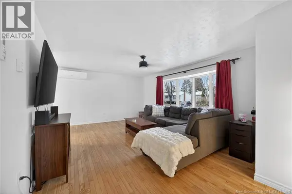 8 Finnamore Street, Oromocto, NB E2V2J5