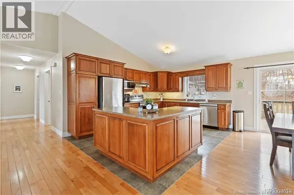 28 Brandon Court, Fredericton, NB E3G0X5