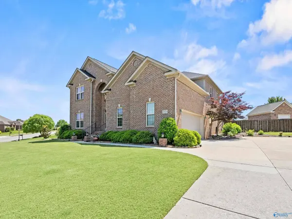 7574 Crestridge Drive, Owens Cross Roads, AL 35763