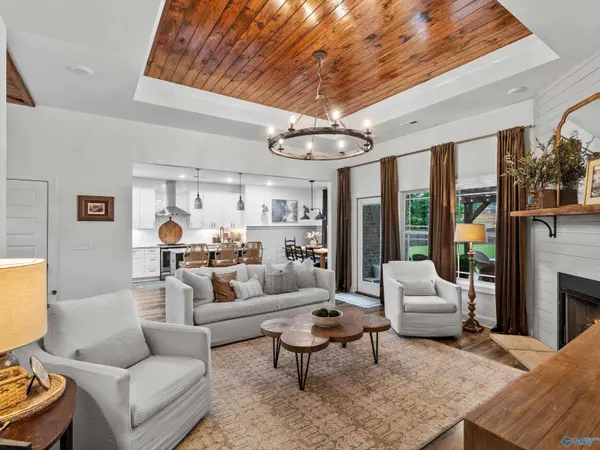 125 Shady Oak Lane, New Market, AL 35761