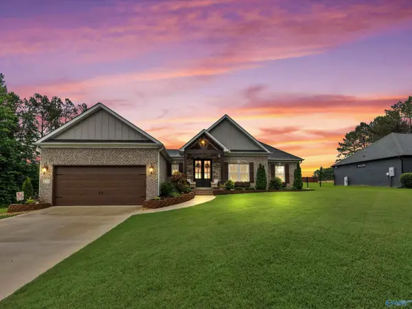 125 Shady Oak Lane, New Market, AL 35761