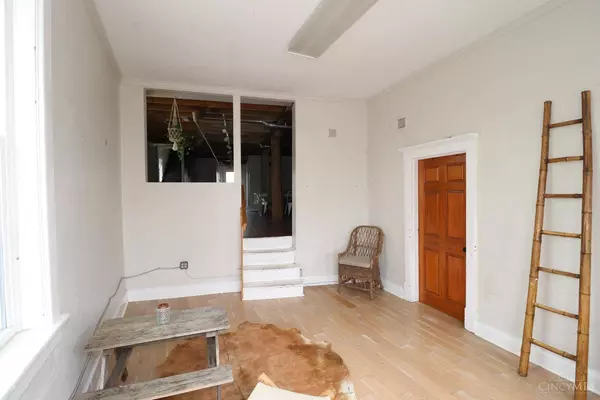 168 S Broadway St, Blanchester, OH 45107