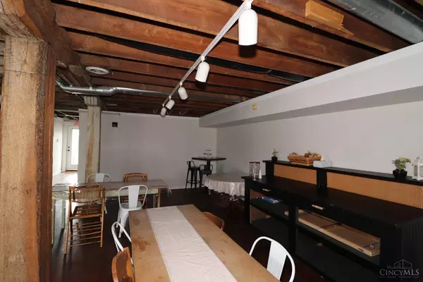 168 S Broadway St, Blanchester, OH 45107