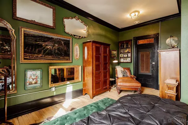 101 E Main St, Blanchester, OH 45107