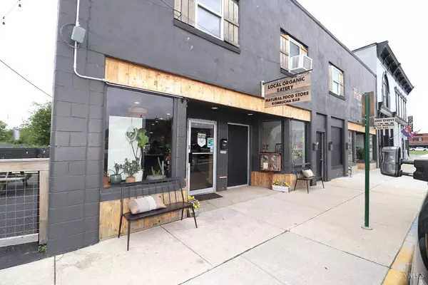 136 S Broadway St, Blanchester, OH 45107