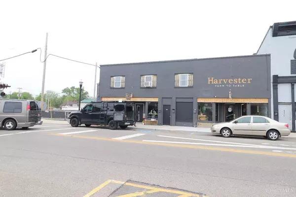 136 S Broadway St, Blanchester, OH 45107