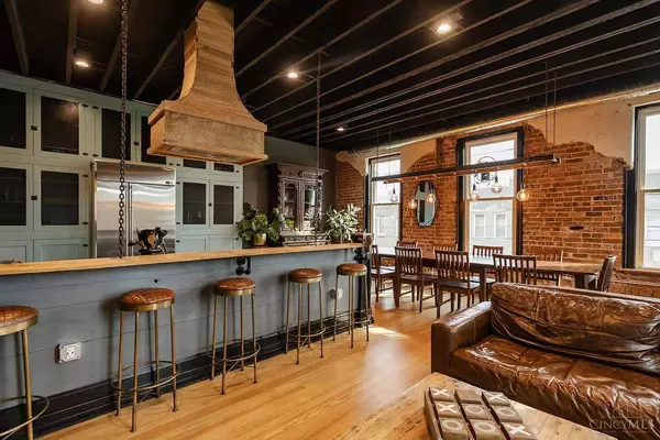 101 E Main St, Blanchester, OH 45107