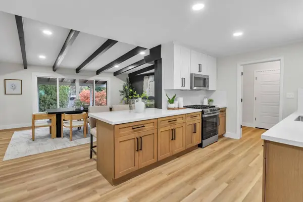 8200 Shangrila DR, Fair Oaks, CA 95628