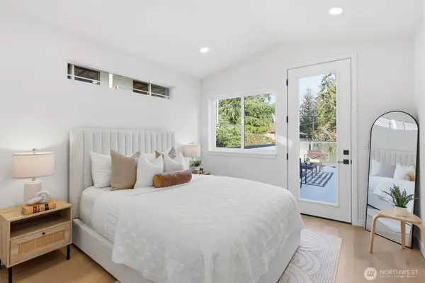 1511 96th AVE NE, Seattle, WA 98115