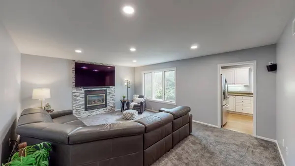 5810 Edelweiss LN NW, Rochester, MN 55901