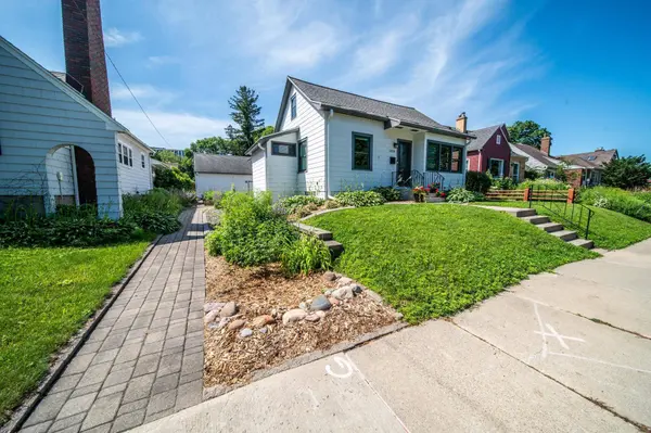 1426 1st ST NW, Rochester, MN 55901
