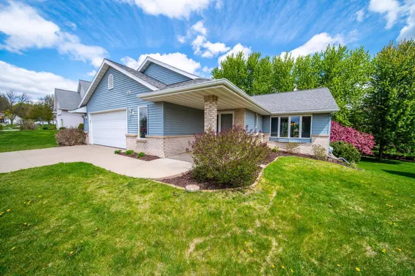 3315 Oxford LN NW, Rochester, MN 55901