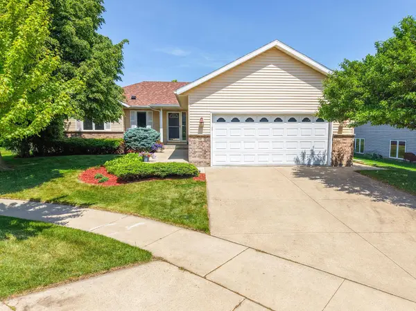 546 Lake Crest LN NW, Rochester, MN 55901