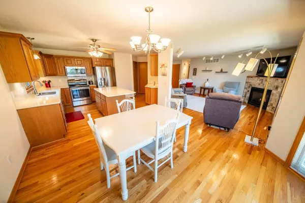 546 Lake Crest LN NW, Rochester, MN 55901