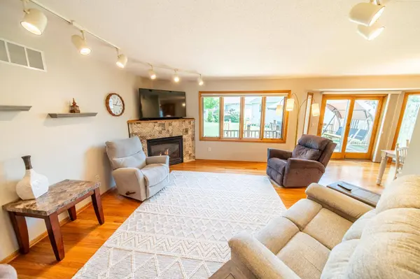 546 Lake Crest LN NW, Rochester, MN 55901