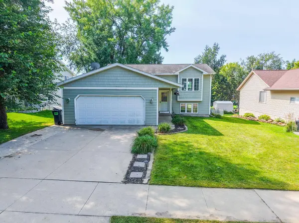 3834 Strathmore LN SE
