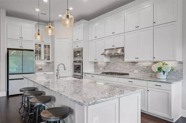 2324 Barton Creek Boulevard, The Colony, TX 75056