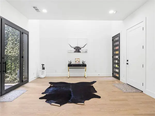 1521 N Haskell Avenue, Dallas, TX 75204